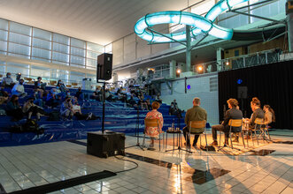 Visions of a (digital) Lucerne are discussed in the Neubad